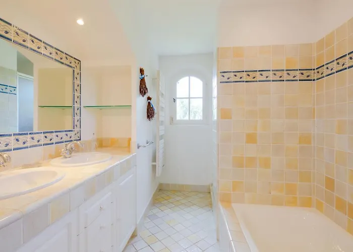 La Bastide Rose By Interhome